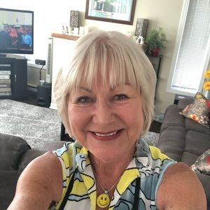 Meet your Posher, Leslie